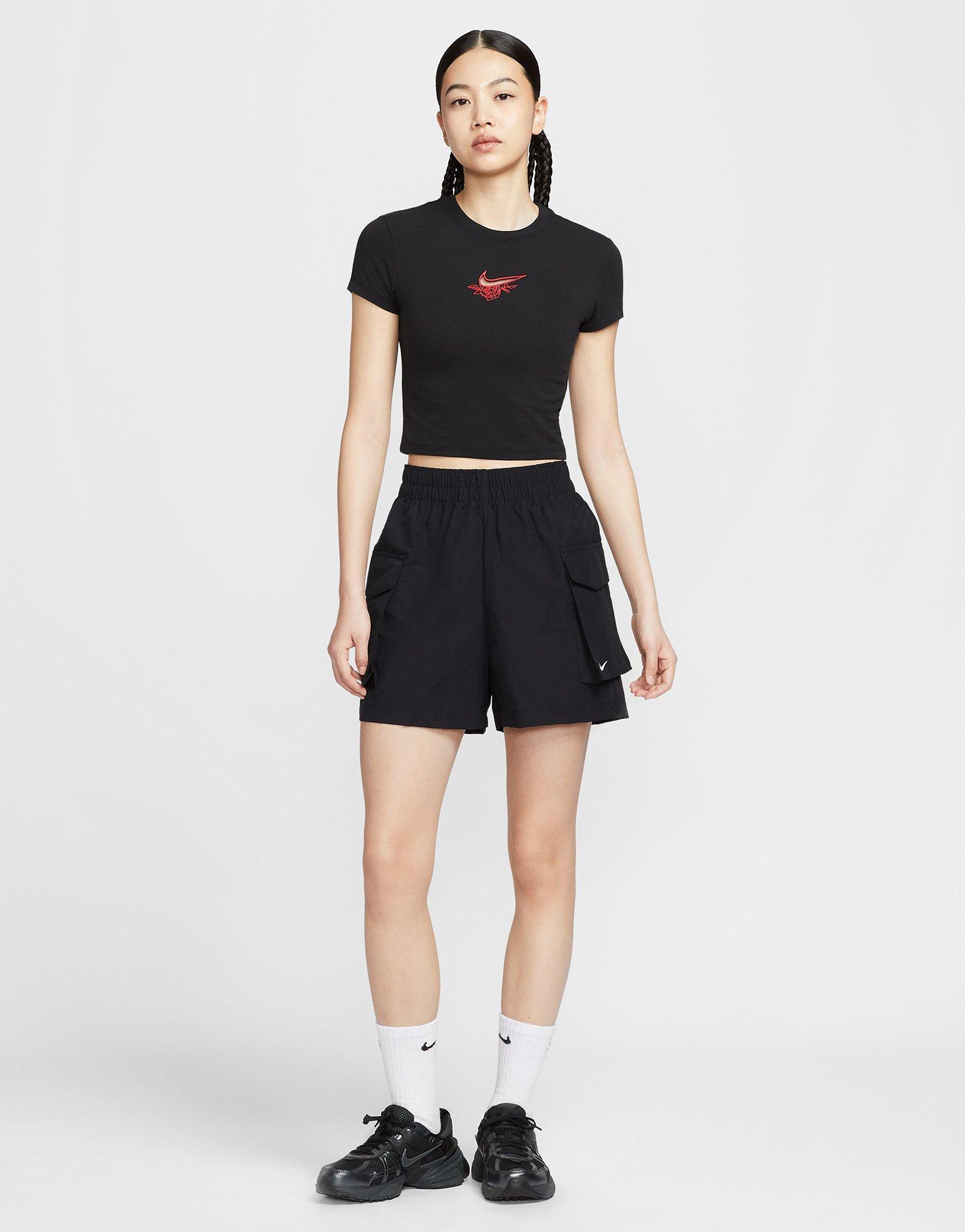กางเกงขาสั้นผู้หญิง Sportswear Essential Woven High-Waisted 5" Cargo