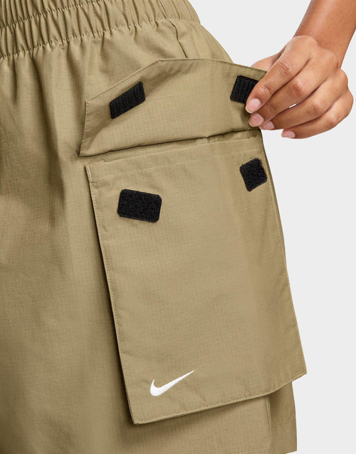 กางเกงขาสั้นผู้หญิง Sportswear Essential Woven High-Waisted 5" Cargo