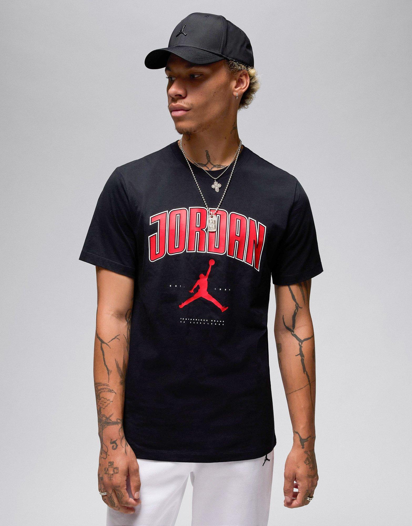 เสื้อยืดผู้ชาย