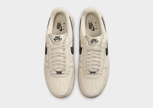 รองเท้าผู้ชาย Air Force 1 '07 LV8
