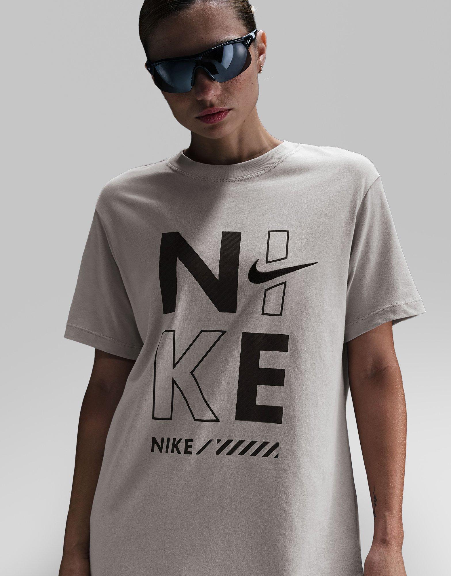 เสื้อยืดผู้หญิง Sportswear