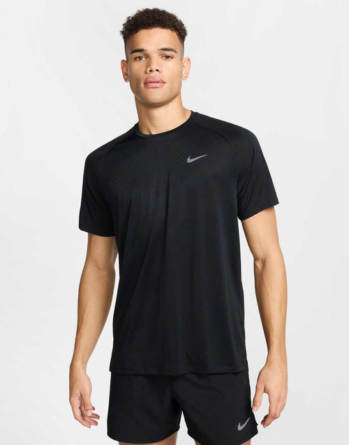 เสื้อยืดผู้ชาย Stride Dri-FIT ADV Running