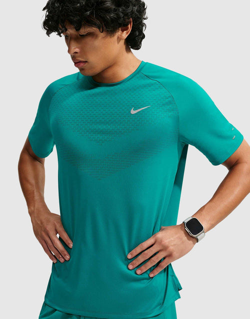 เสื้อยืดผู้ชาย Stride Dri-FIT ADV Running