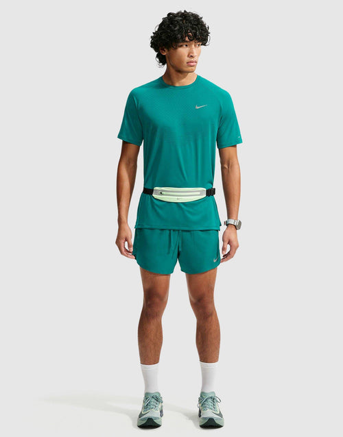 เสื้อยืดผู้ชาย Stride Dri-FIT ADV Running