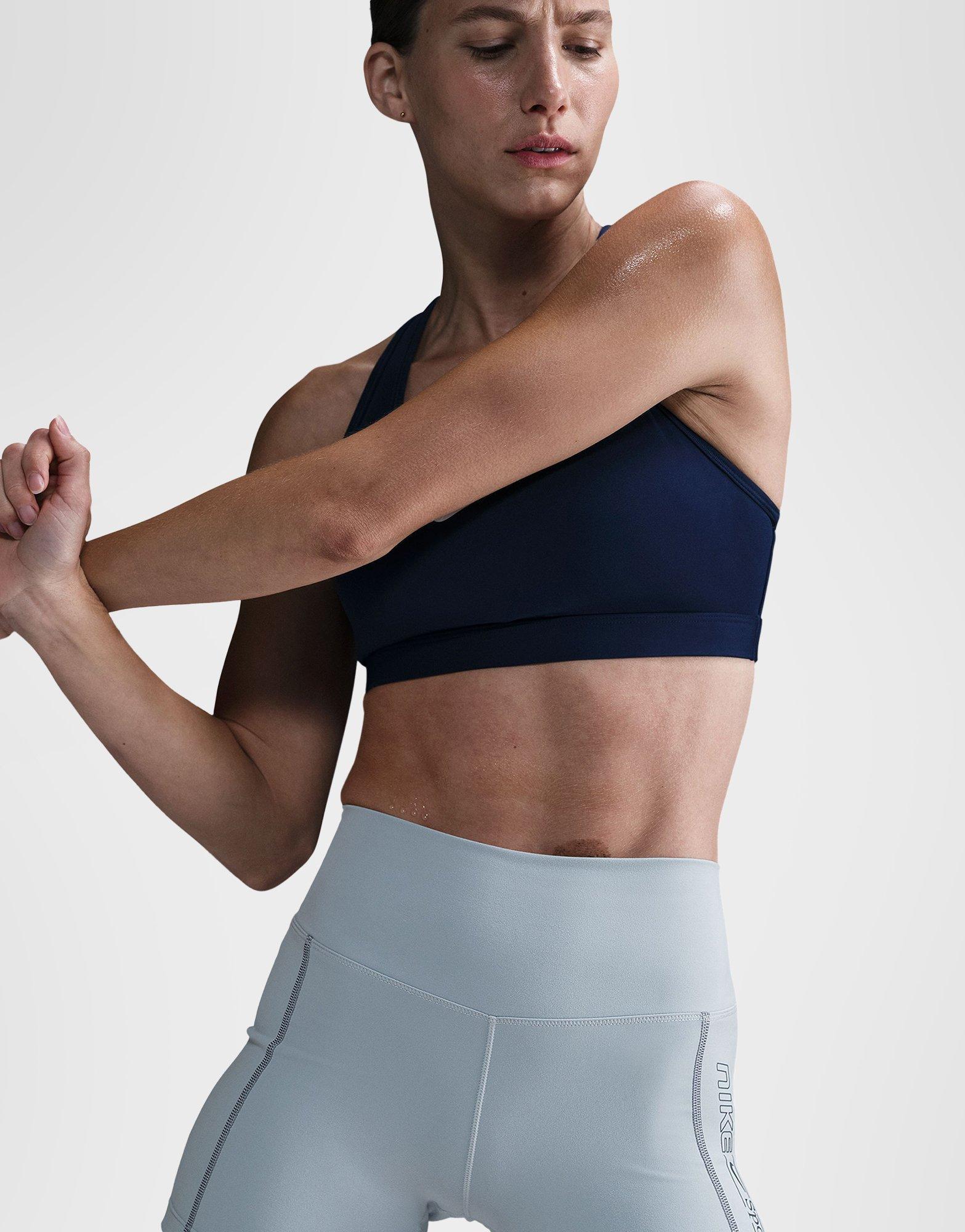 กางเกงขาสั้นผู้หญิง One Fitted Dri-FIT 5" Biker