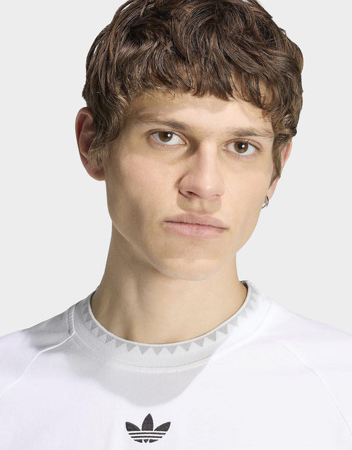 เสื้อยืดผู้ชาย Chest Stripes Engineered Collar