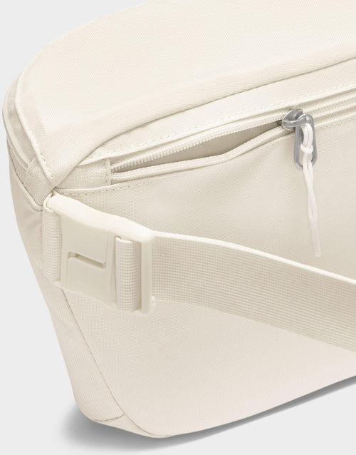 กระเป๋า Heritage Waistpack (8L)