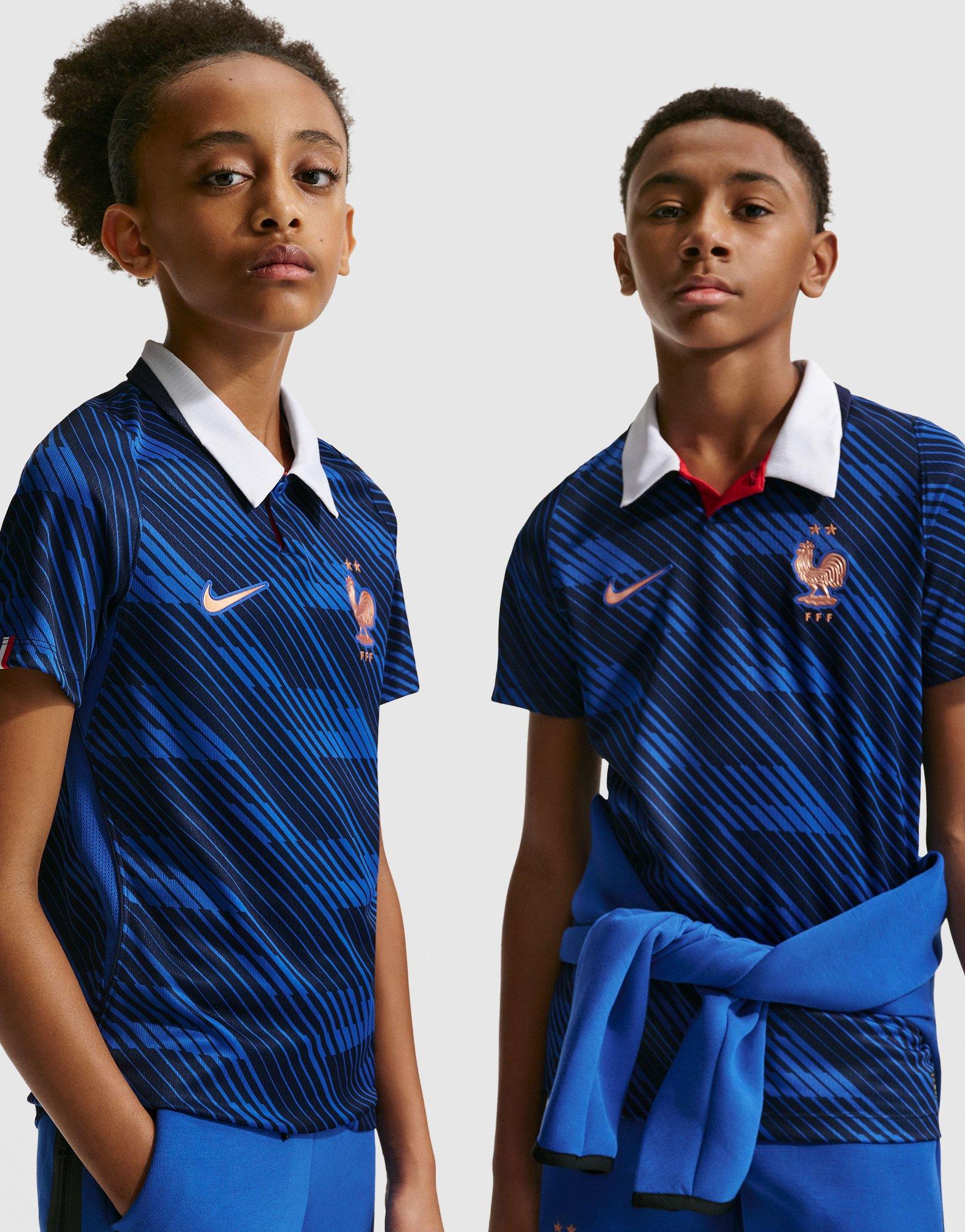 เสื้อฟุตบอลชุดเหย้าเด็กโต FFF 2026