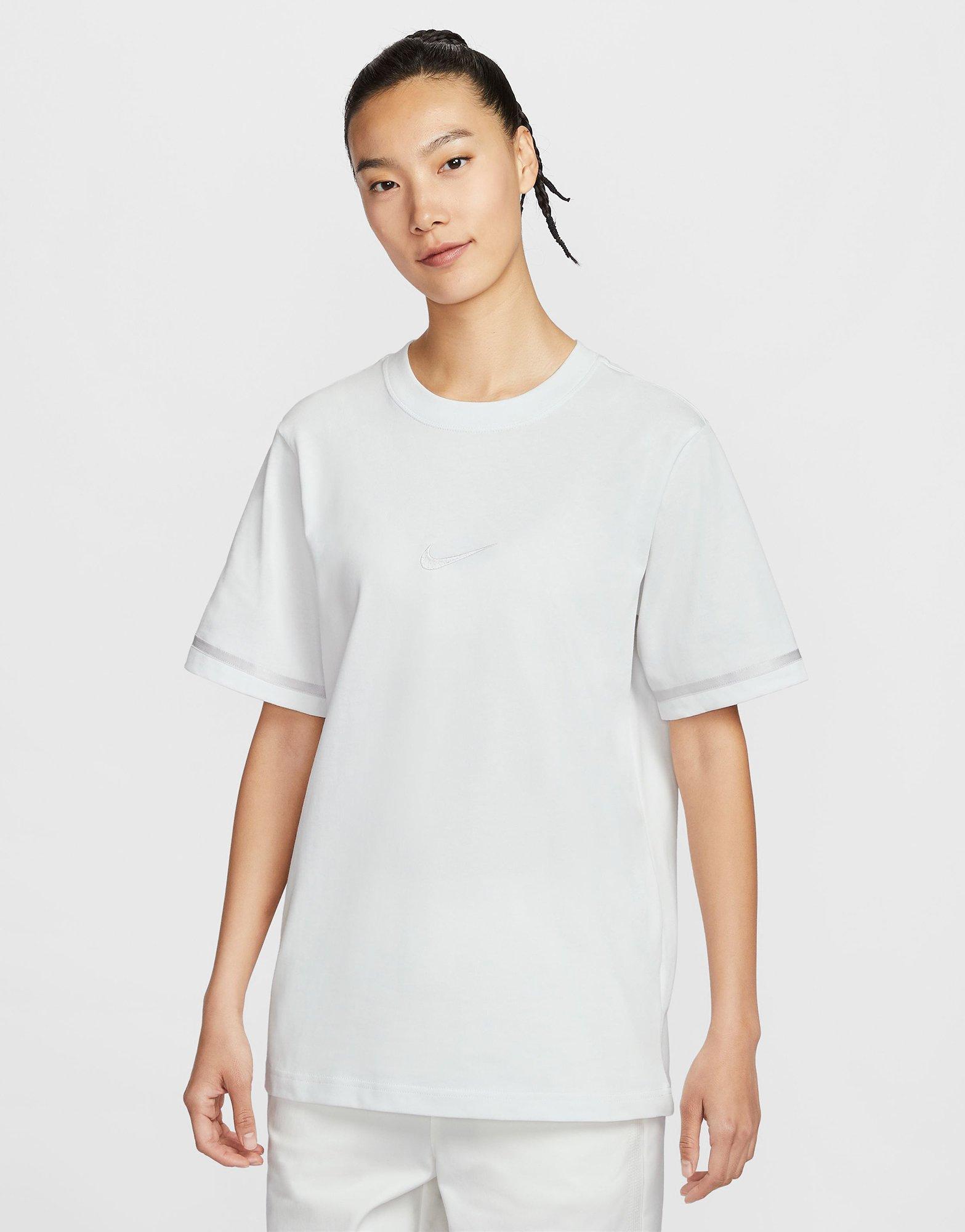 เสื้อยืดผู้หญิง Sportswear