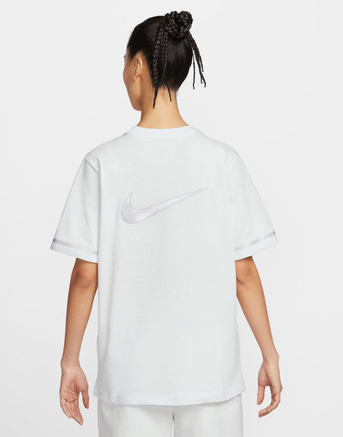 เสื้อยืดผู้หญิง Sportswear