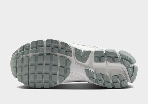 รองเท้าผู้หญิง Zoom Vomero 5