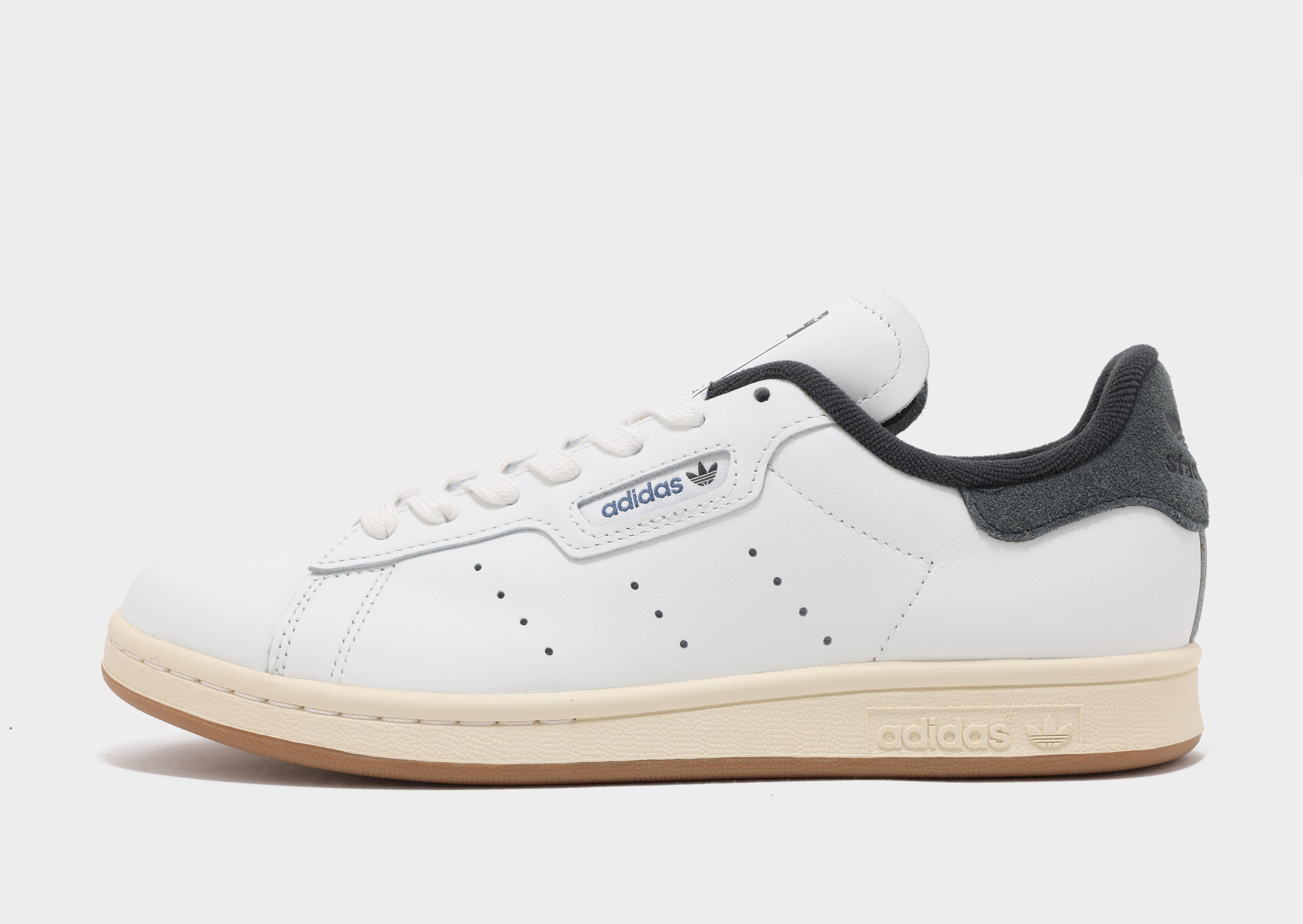 รองเท้าผู้ชาย Stan Smith