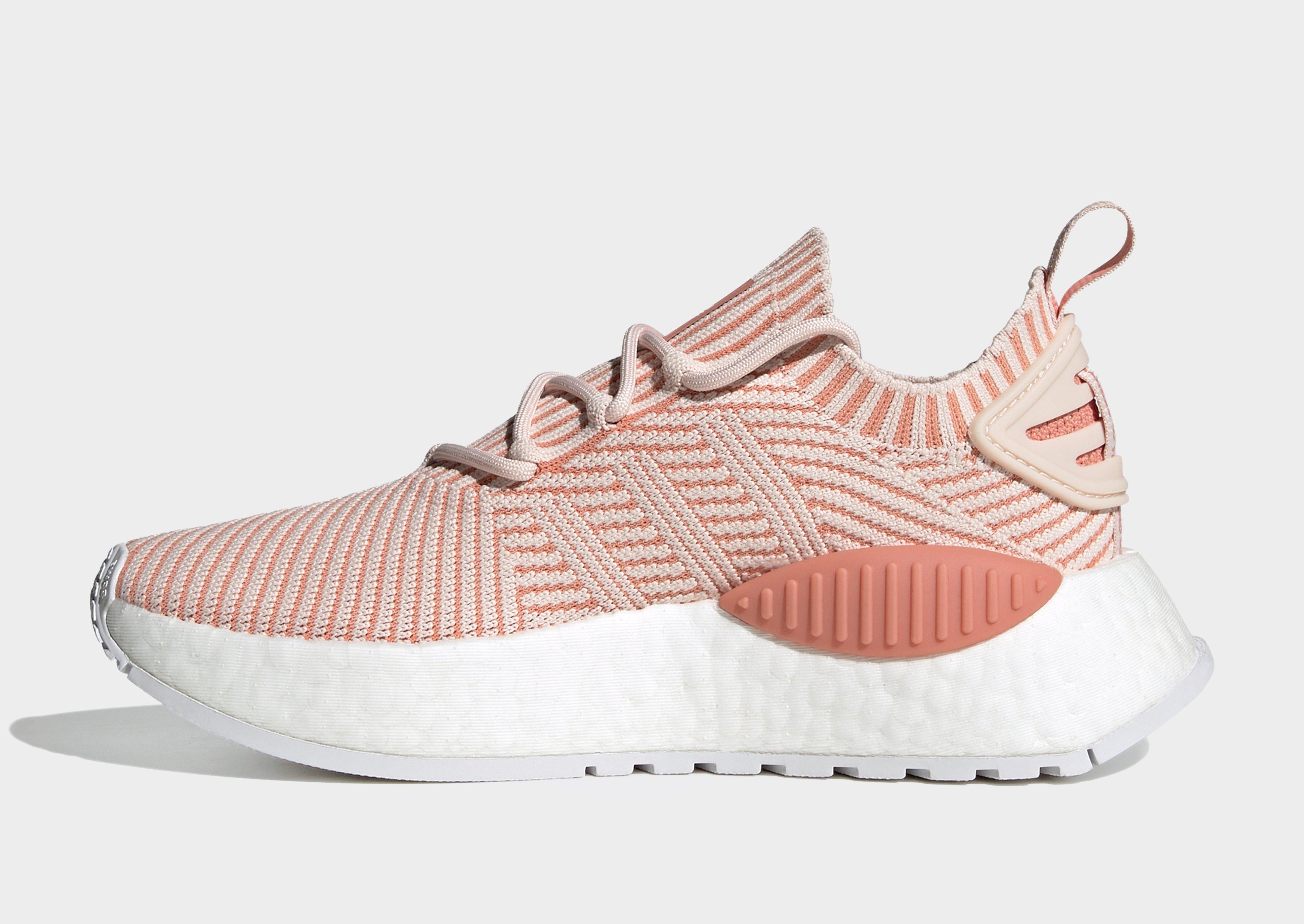 รองเท้าผู้หญิง NMD_W1