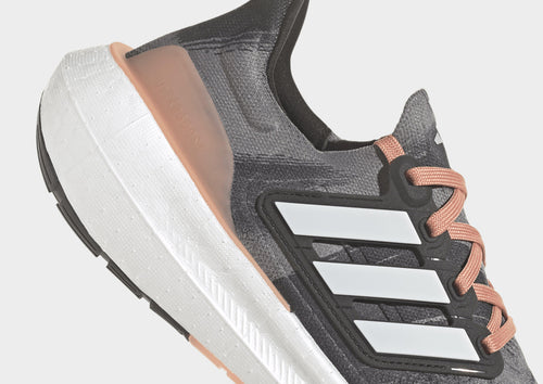 รองเท้าผู้หญิง Ultraboost Light