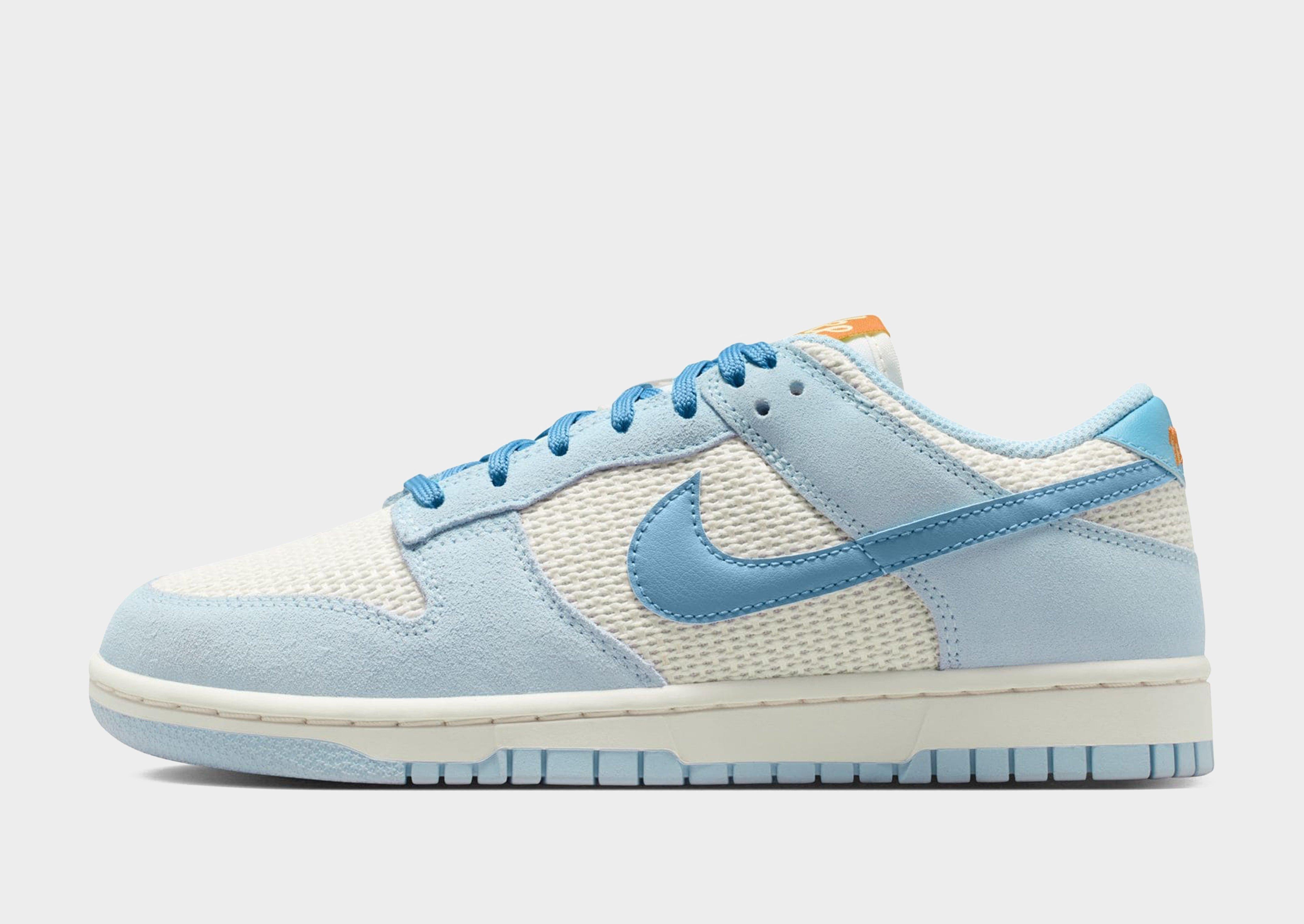 รองเท้าผู้หญิง Dunk Low SE