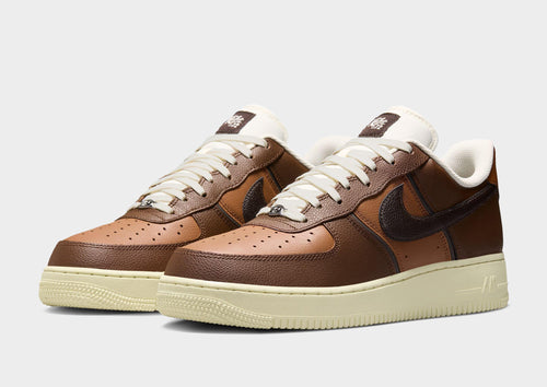 รองเท้าผู้ชาย Air Force 1 '07 LV8