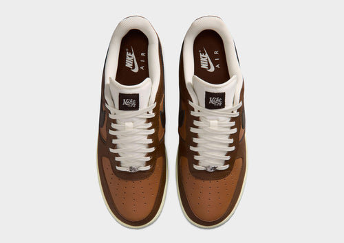 รองเท้าผู้ชาย Air Force 1 '07 LV8