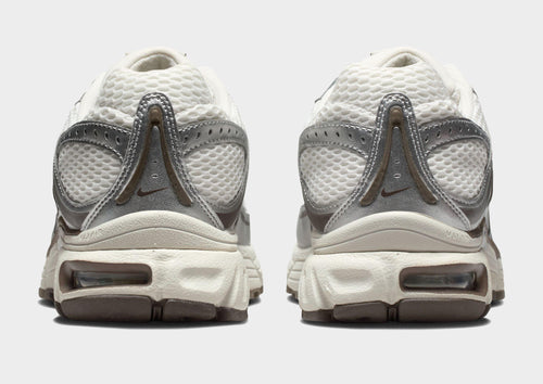 รองเท้าผู้หญิง Air Max Moto 2K