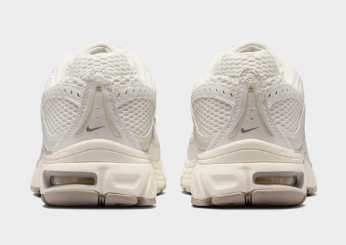 รองเท้าผู้หญิง Air Max Moto 2K