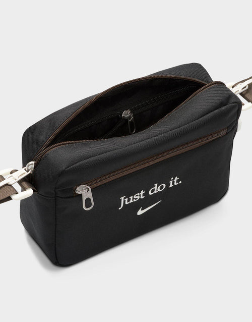 กระเป๋าพาดลำตัว Heritage Crossbody 2.0 (3.1L)