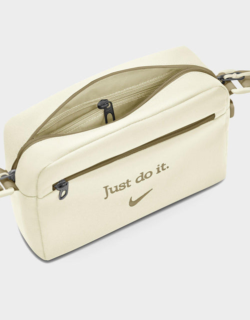 กระเป๋าพาดลำตัว Heritage Crossbody 2.0 (3.1L)
