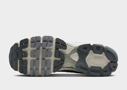 รองเท้าผู้ชาย Air Max Moto 2K