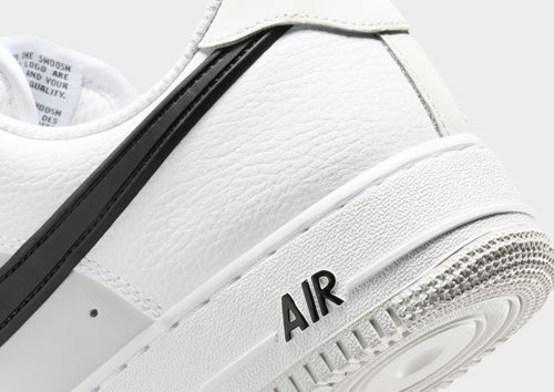 รองเท้าผู้ชาย Air Force 1 '07 LV8
