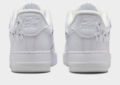 รองเท้าผู้หญิง Air Force 1 '07 "Florette”