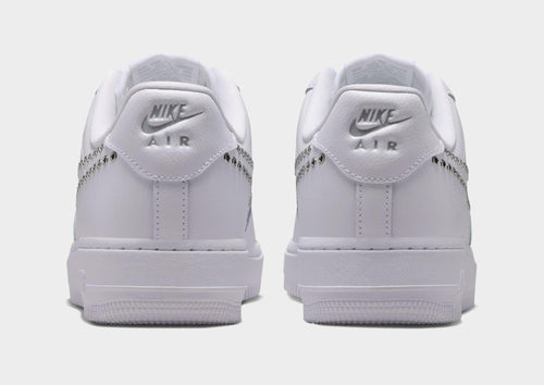 รองเท้าผู้หญิง Air Force 1 '07 LV8