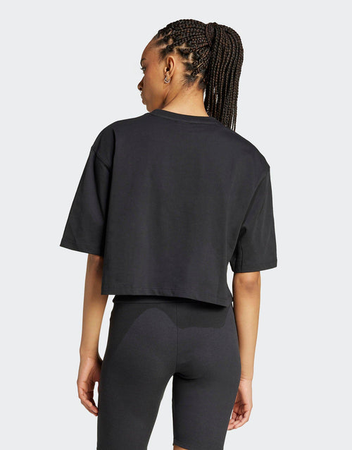 เสื้อยืดผู้หญิง Essentials Crop