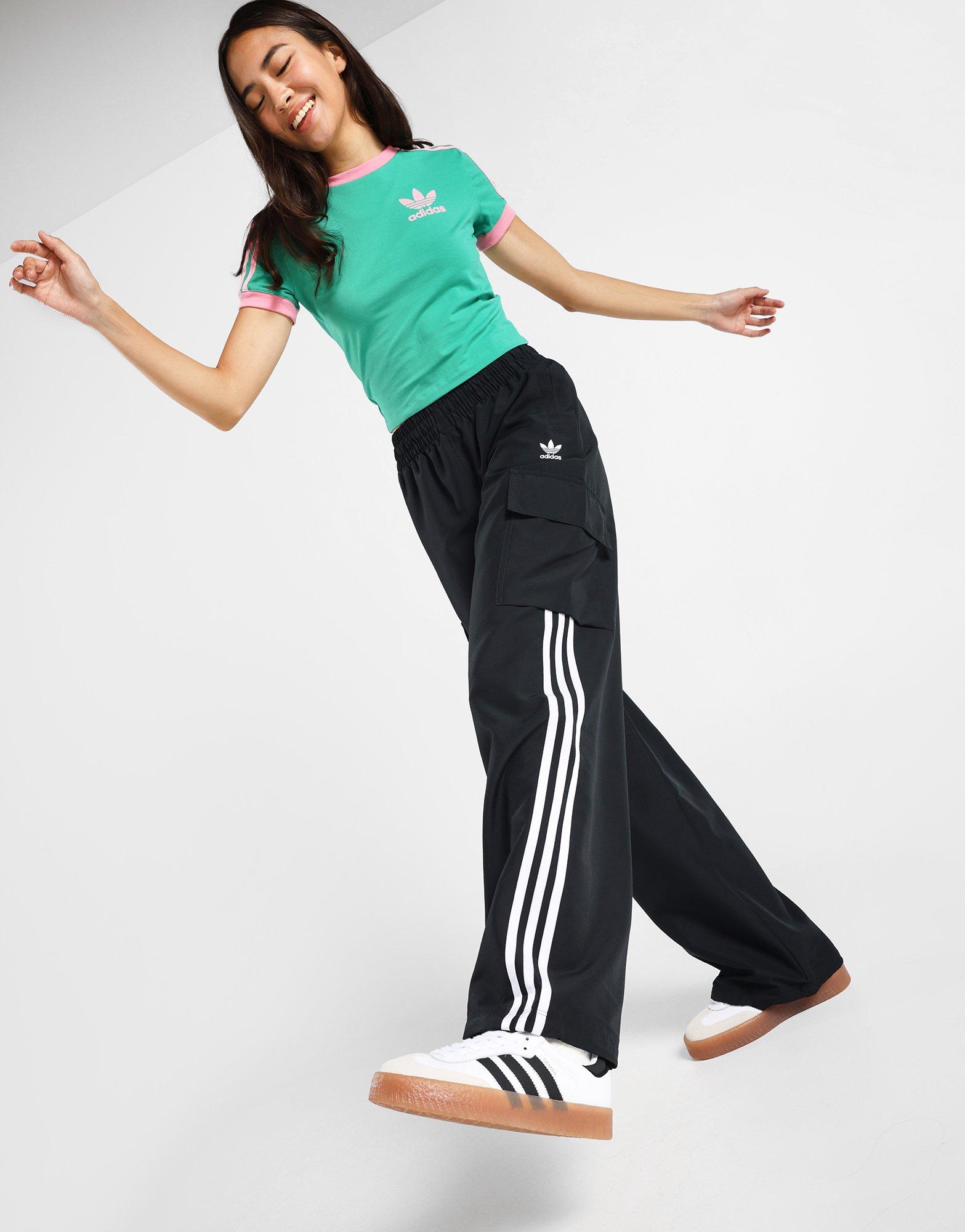 กางเกงขายาวผู้หญิง Adicolor 3-Stripes Cargo Tracksuit