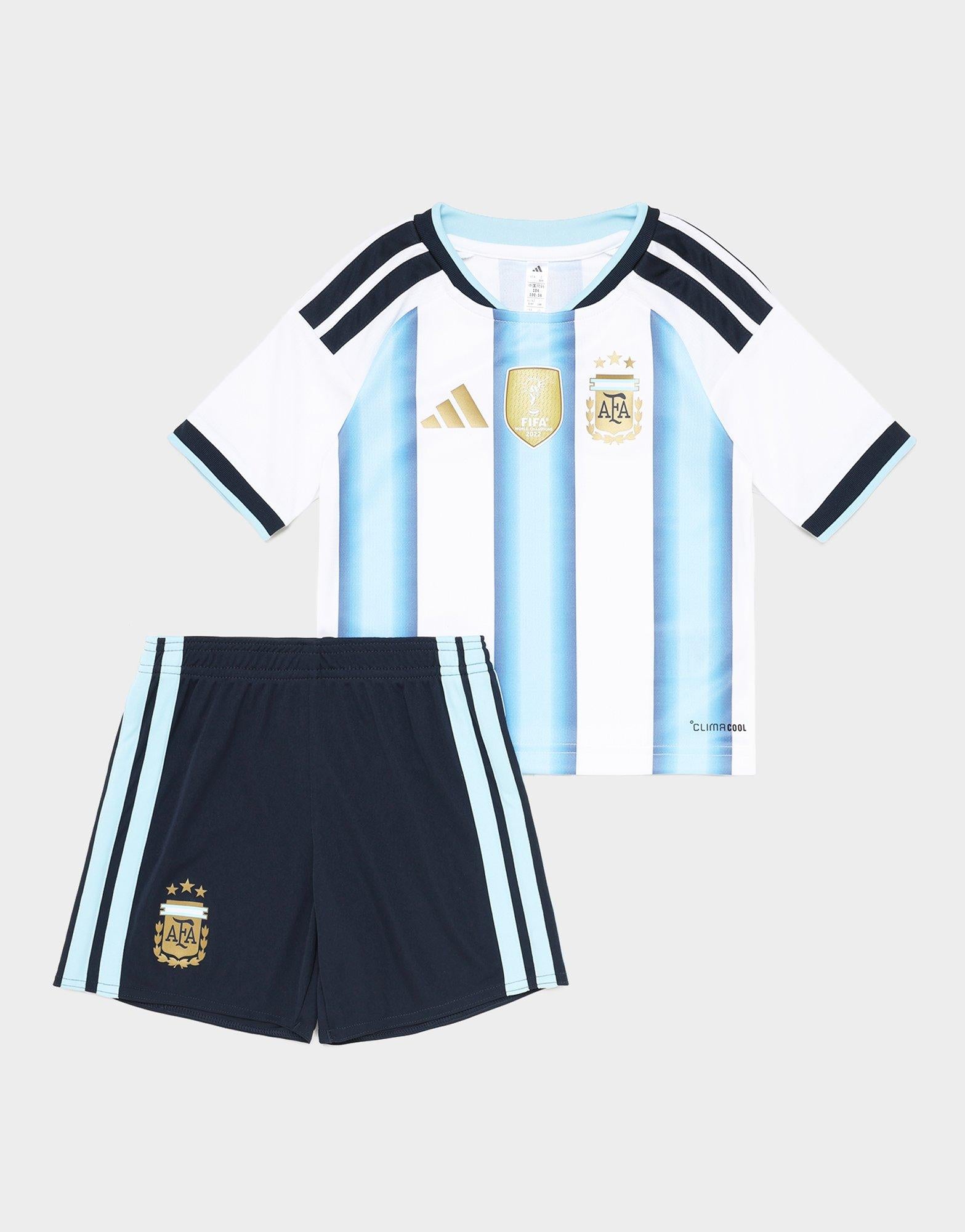เสื้อและกางเกงฟุตบอลชุดเหย้าเด็กเล็ก Argentina 2026/27