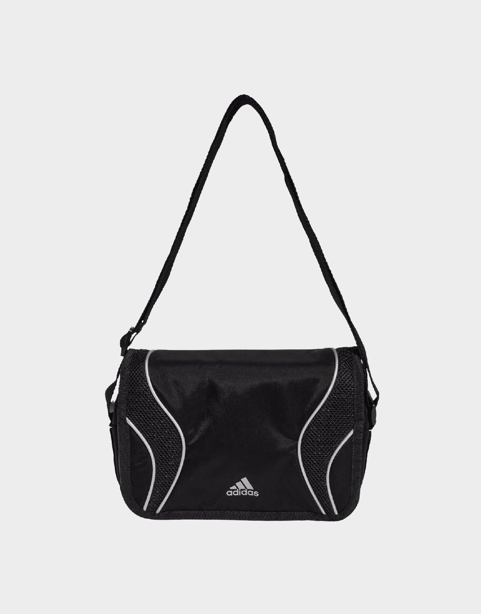 กระเป๋า Small Messenger (3.5L)