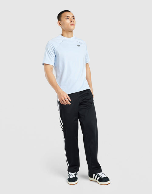 เสื้อยืดผู้ชาย Tech Trefoil Essentials
