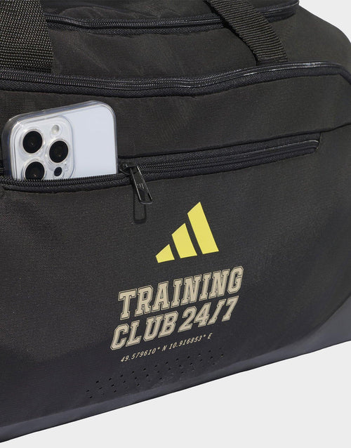 กระเป๋า Training Defender Graphic Duffel (60.6L)