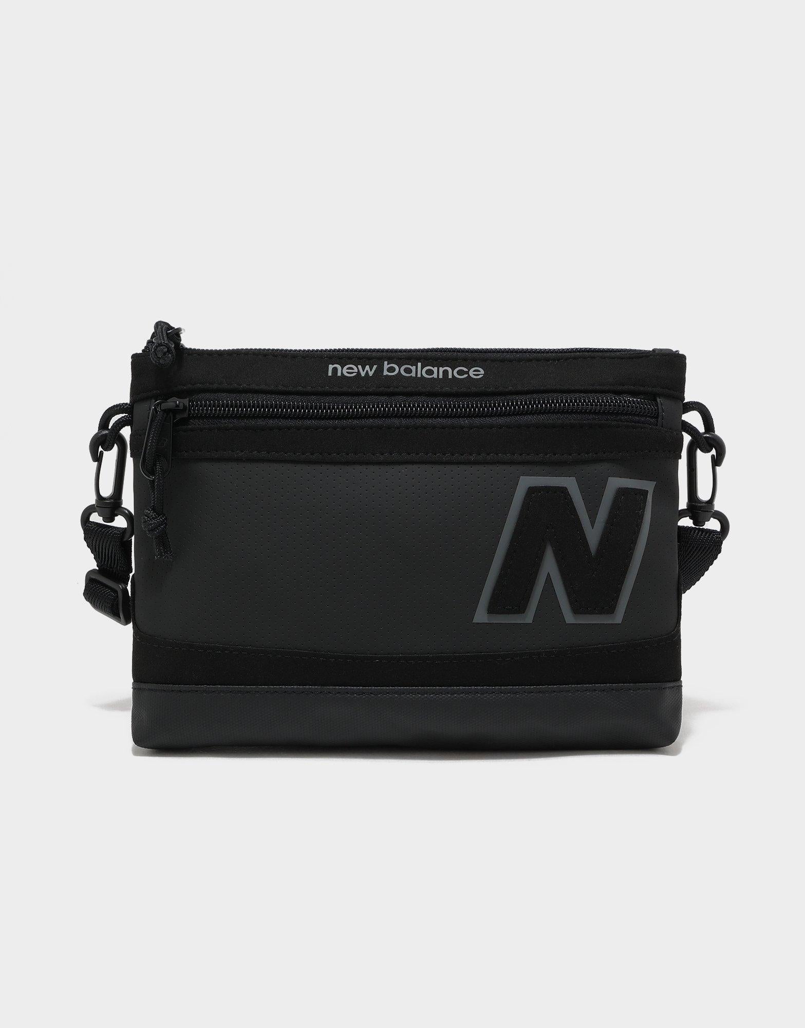 กระเป๋าสะพายไหล่ Legacy