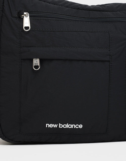 กระเป๋า Utility Crossbody