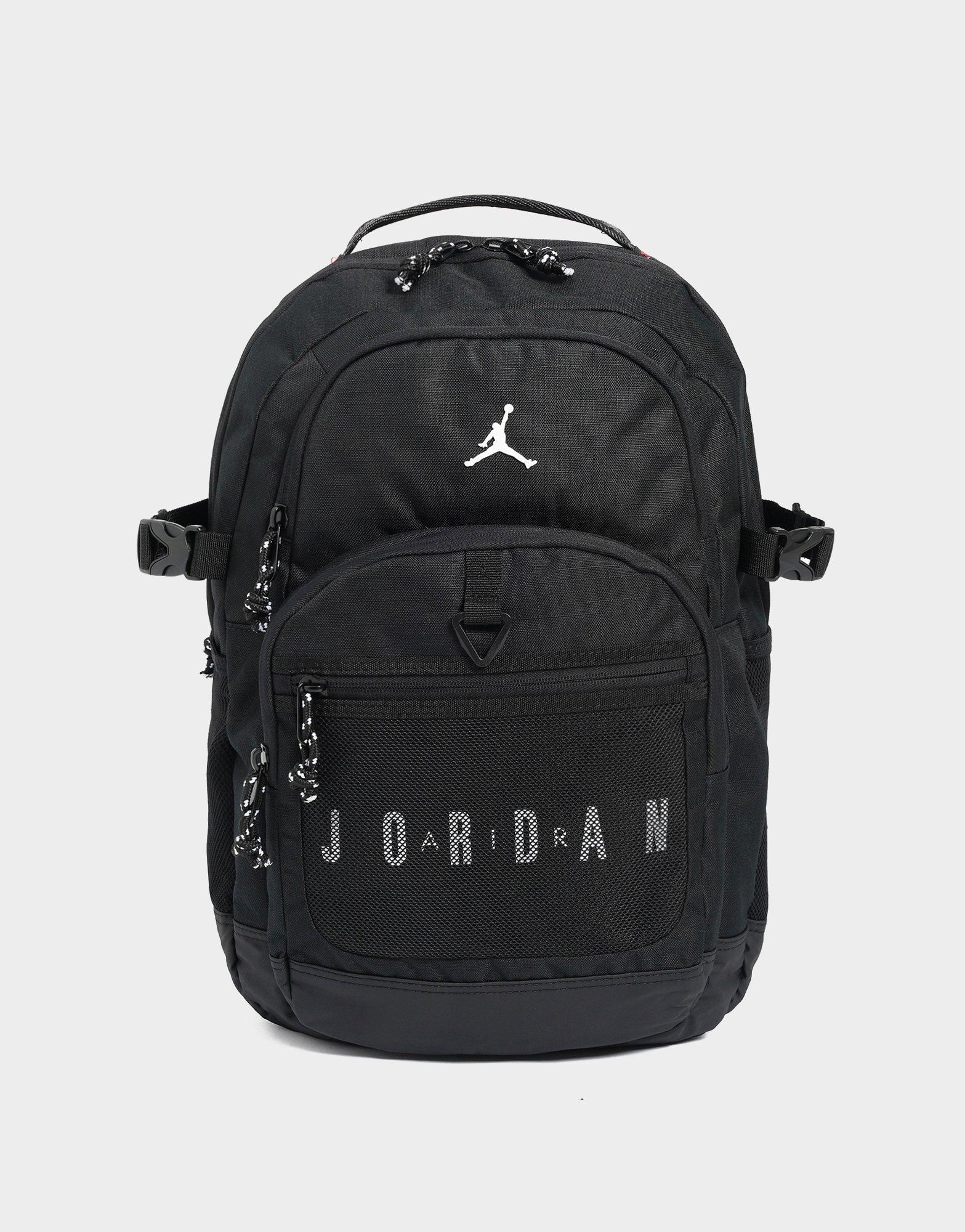 กระเป๋าสะพายหลัง Blacktop (25L)