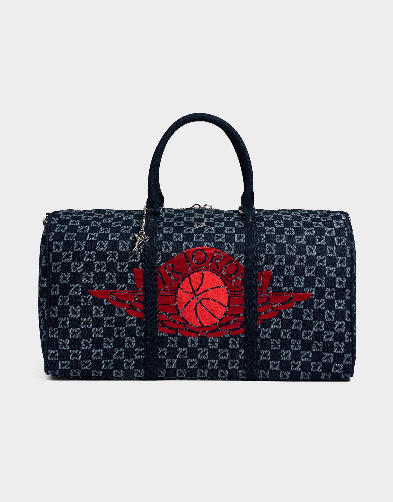 กระเป๋า Monogram Duffle (40L)