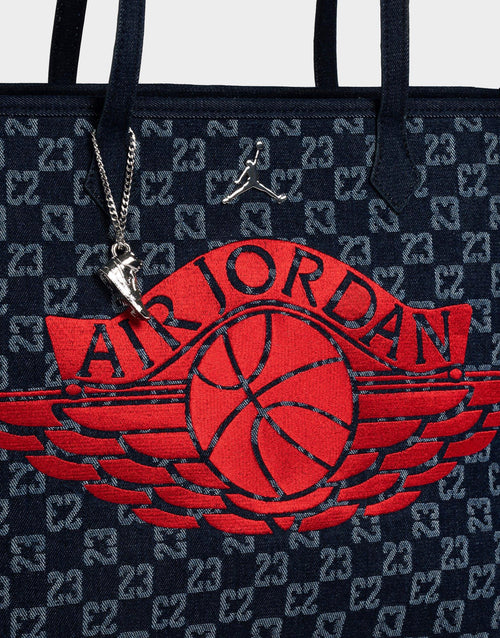 กระเป๋า Monogram Tote (32L)