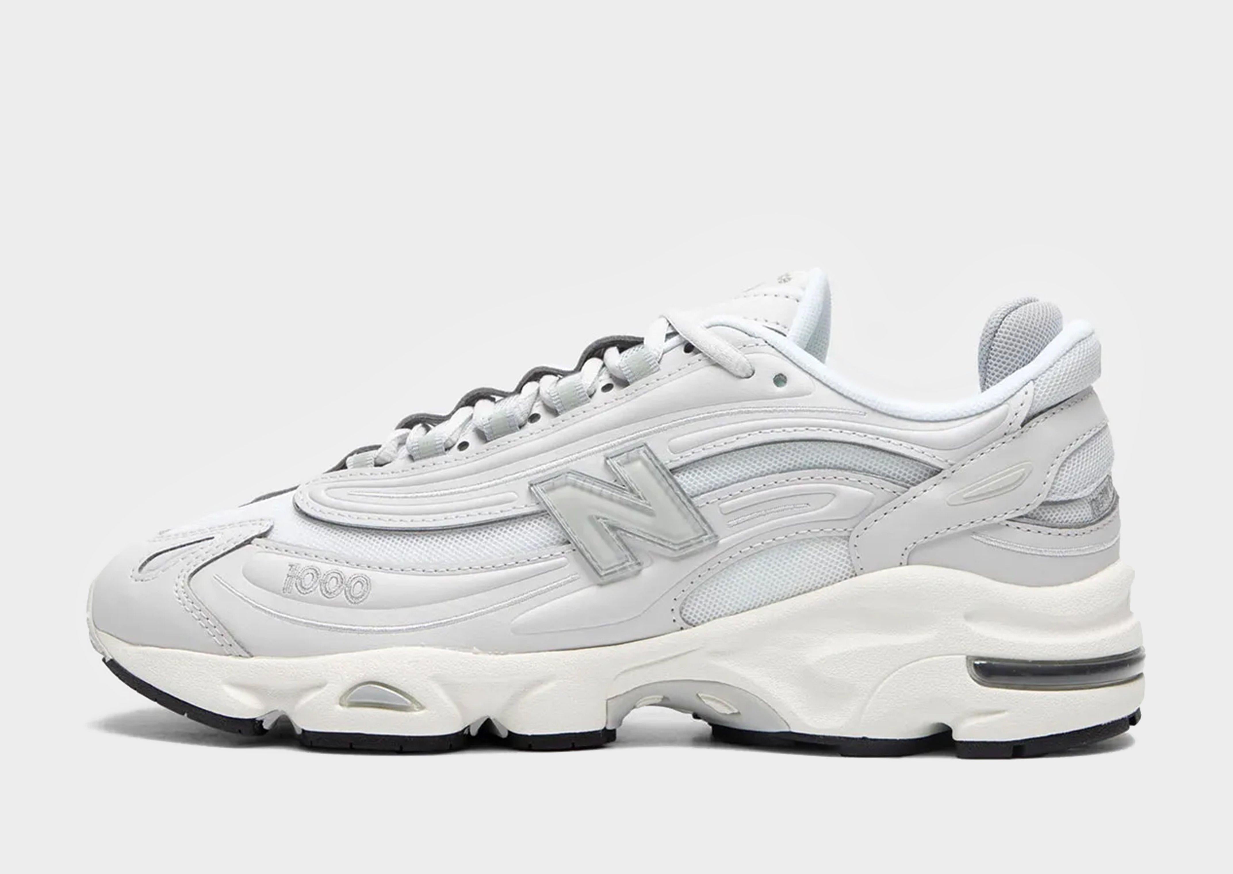 รองเท้าผู้ชาย 1000