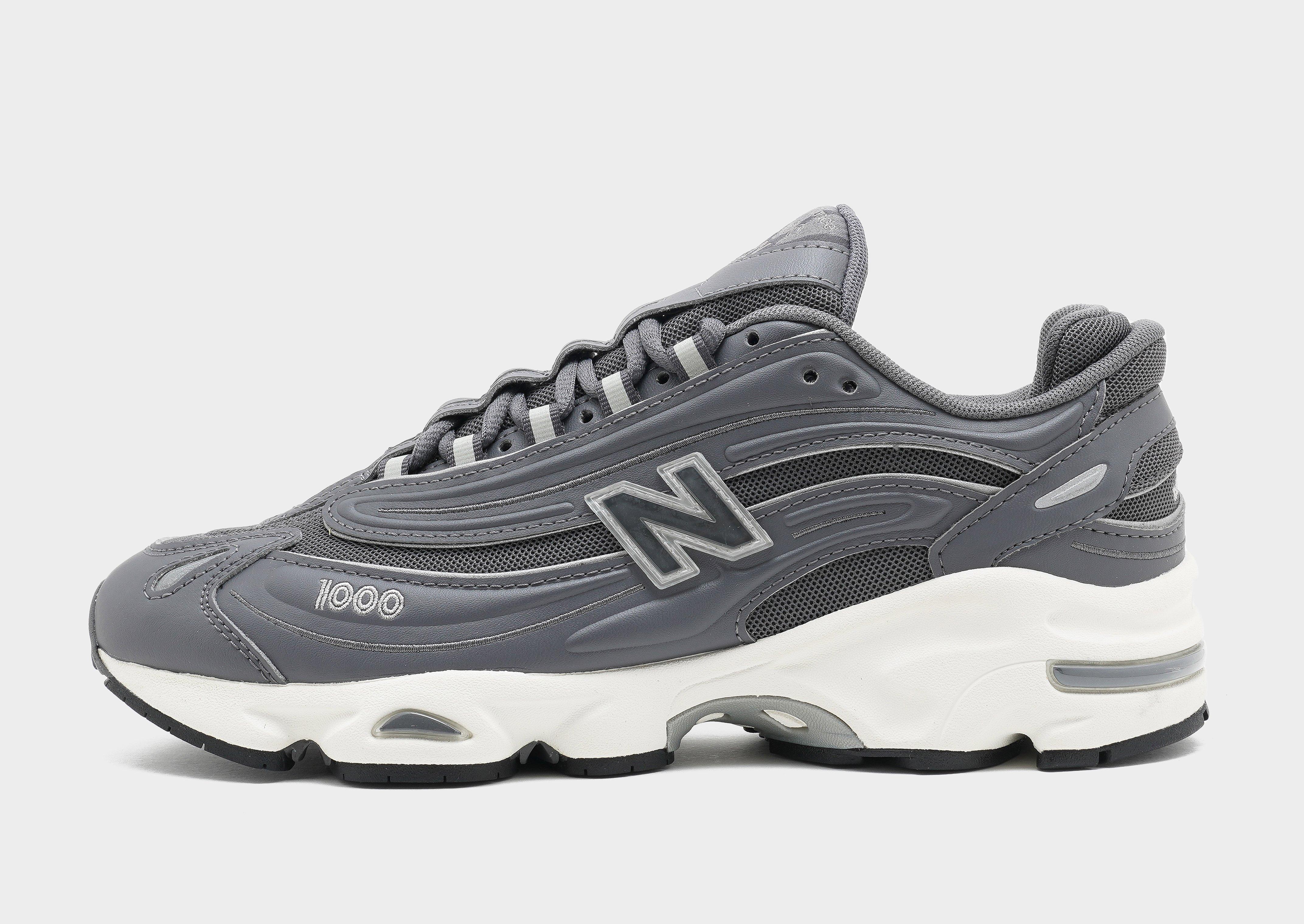 รองเท้าผู้ชาย 1000