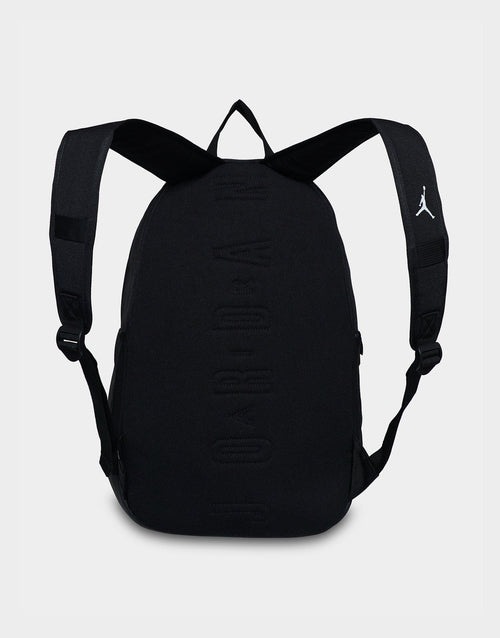 กระเป๋าสะพายหลัง Essentials (28.75L)