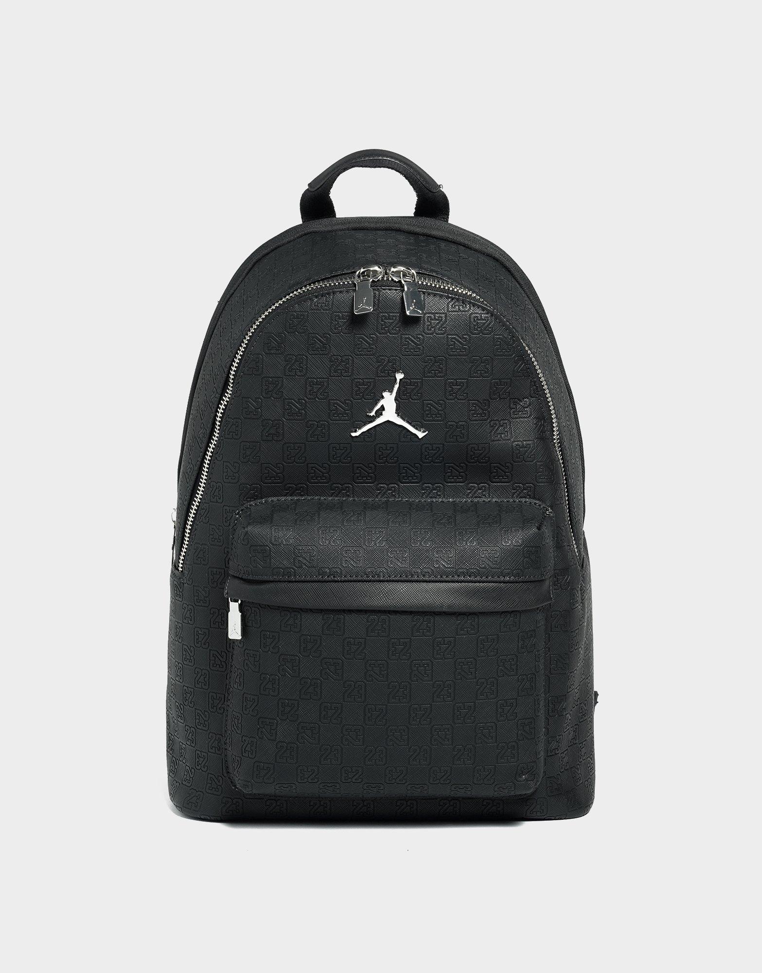 กระเป๋าสะพายหลัง Monogram (25L)