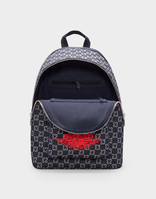 กระเป๋าสะพายหลัง Monogram (20.8L)