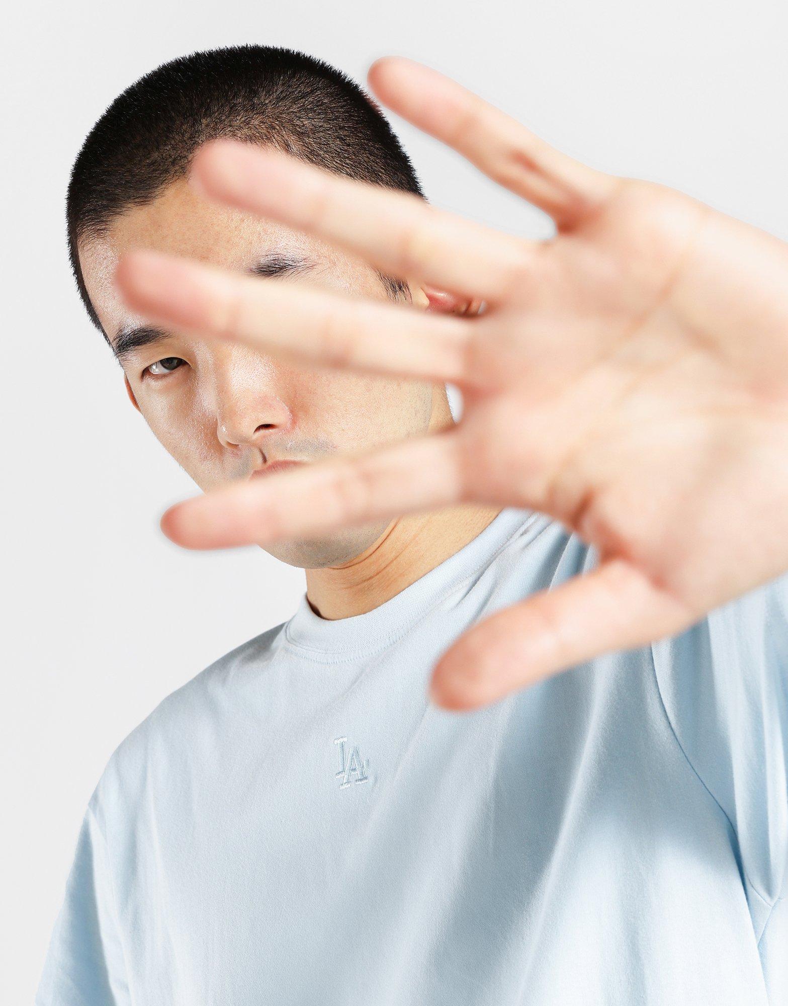 เสื้อยืดผู้ชาย Tonal Embroidery LA Dodgers
