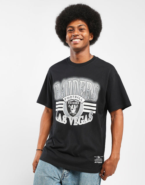 เสื้อยืดผู้ชาย Athletic Arch Glow Stripe
