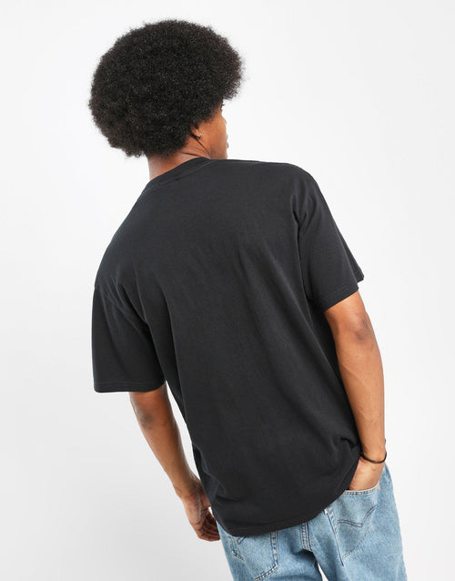 เสื้อยืดผู้ชาย Athletic Arch Glow Stripe