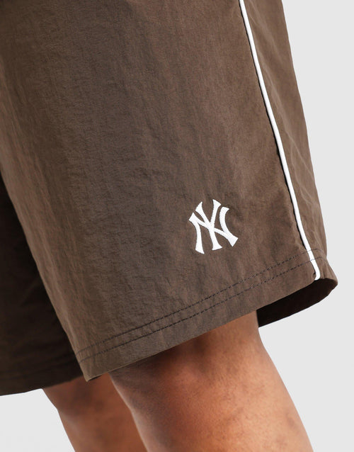 กางเกงขาสั้นผู้ชาย Piped Beach NY Yankees