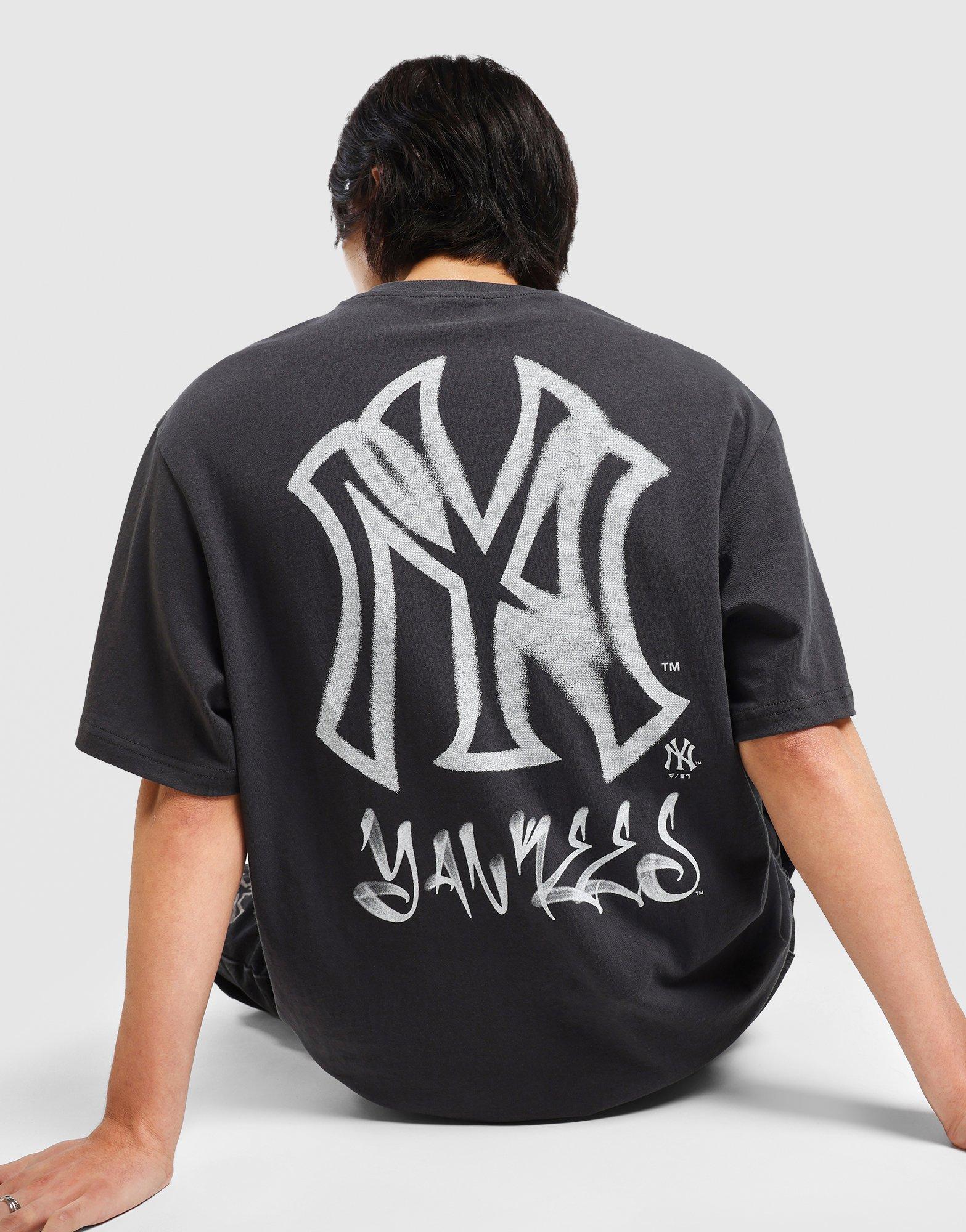 เสื้อยืดผู้ชาย Graffiti NY Yankees